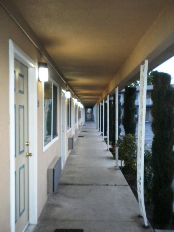 Holiday Motel - Фресно Экстерьер фото